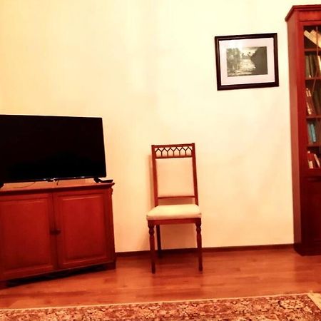 Lovely 3 Room Apartment In A Quiet District Yerevan Exterior photo