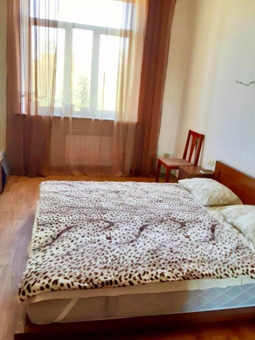 Lovely 3 Room Apartment In A Quiet District Yerevan Exterior photo